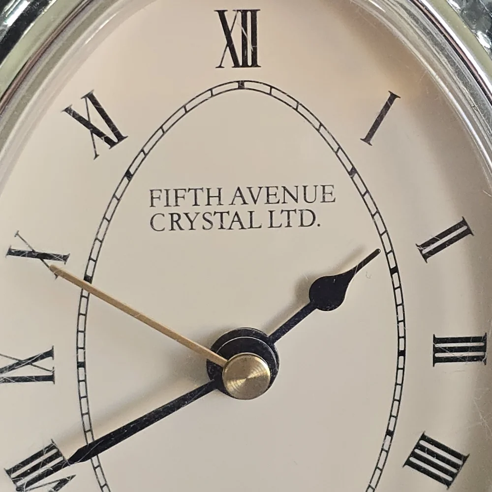 VTG Fifth Avenue Crystal LTD Clock Desk Shelf Mantle Quartz Oval.